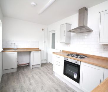 2 bedroom semi-detached house to rent - Photo 6