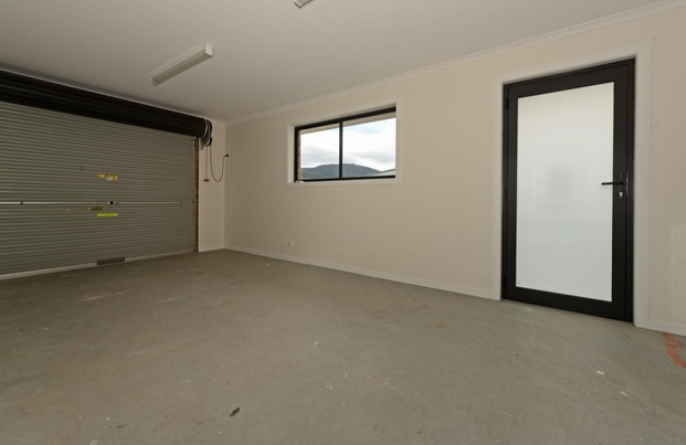 Modern 2-Bedroom Villa Unit with Garage - Perfect for Comfortable Living! - Photo 1