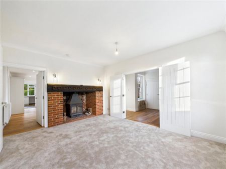 5 bedroom detached house to rent - Photo 2