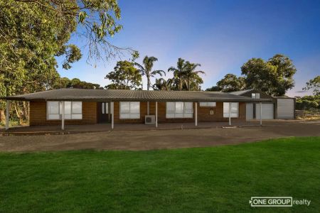 “Spacious Family Home on 2.5 Acres land!!” - Photo 5