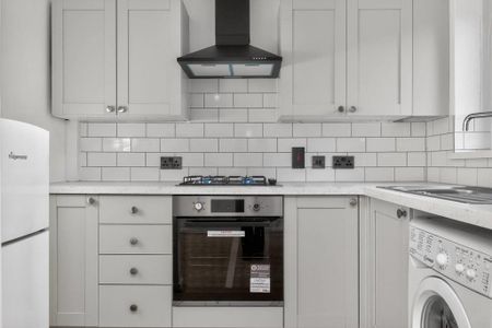 2 bedroom ground floor flat to rent - Photo 4