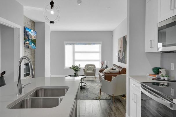 Two-storey 3-Bedroom townhome for rent in Brighton! - Photo 1