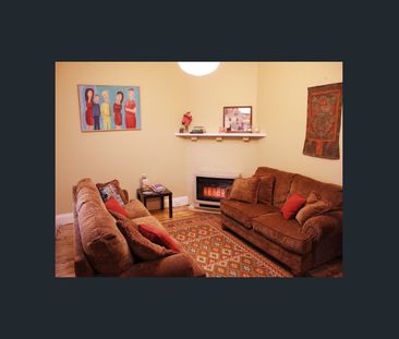 Delightful one bedroom home in the centre of Katoomba - Photo 3