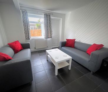 4 bedroom terraced house to rent - Photo 1