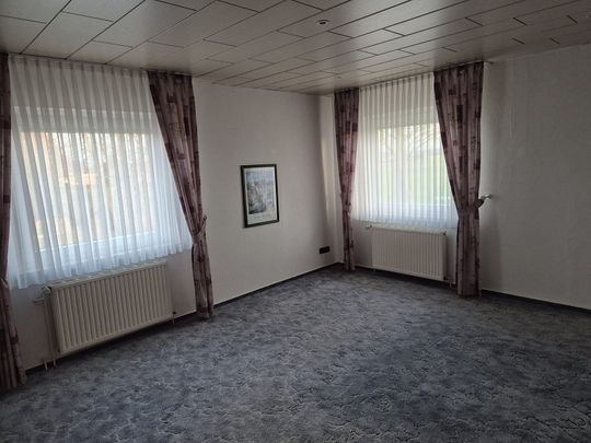 Schöne 3-zimmer-Wohnung mit Wintergarten und Balkon top Lage direkt im Ort - Photo 1