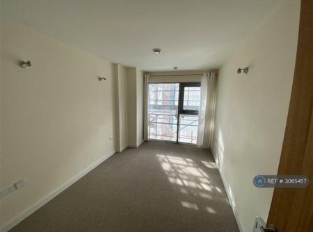 1 bedroom flat to rent - Photo 5