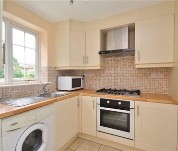 4 bedroom semi-detached house to rent - Photo 6