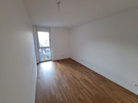 Smart Corner Top 75- Exklusives Wohngefühl: 2-Zimmerwohnung mit Balkon in begehrter Toplage! - Photo 2