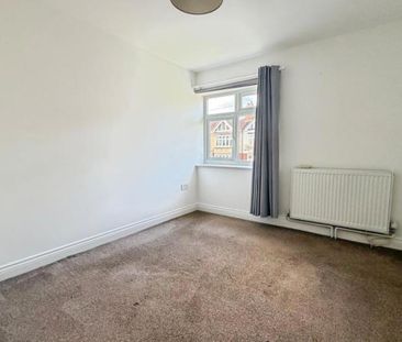 A well-presented one-bedroom flat in Bishopston with a front garden. - Photo 3