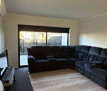 Modern Low Maintenance Townhouse - Photo 1