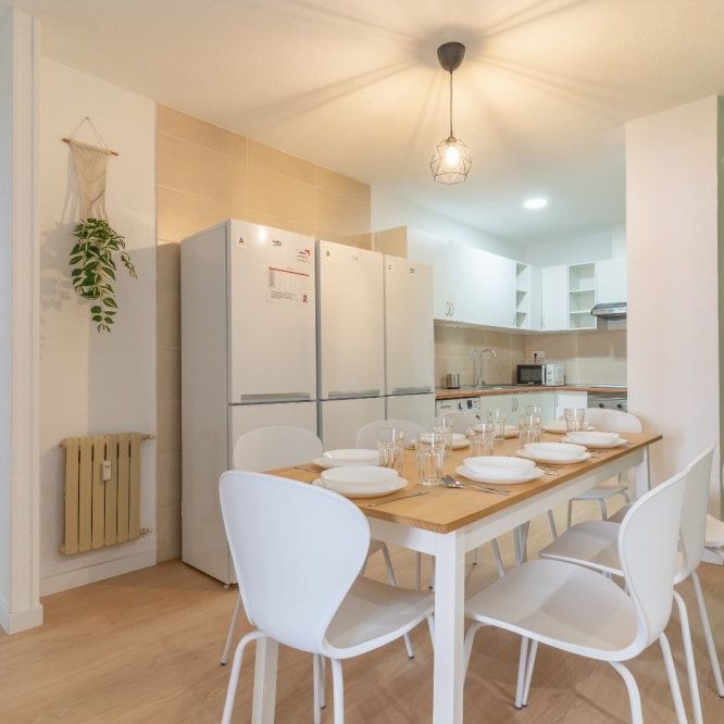 Beautiful room in Avenida Felipe II - Photo 1