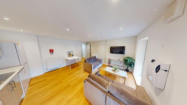 3 bedroom apartment to rent - Photo 1