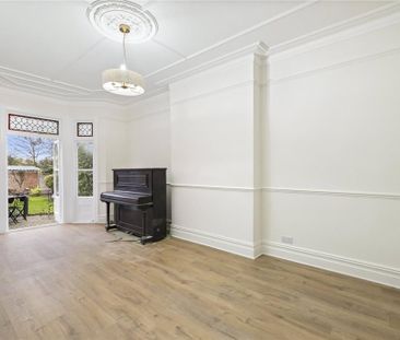 4 bedroom detached house to rent - Photo 3