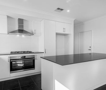 Brand New & Ready for You - Beautiful Henley Brook Living - Photo 6