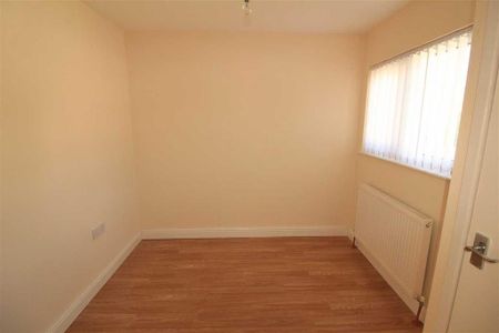 3 bedroom property with land to rent - Photo 5