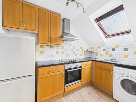 2 bedroom flat to rent - Photo 4