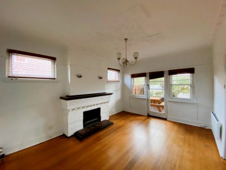 3 Bed, 1 Bath - Photo 2