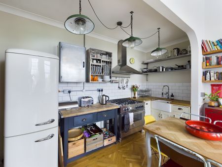 Florence House, Shooters Hill, SE18, London - Photo 4