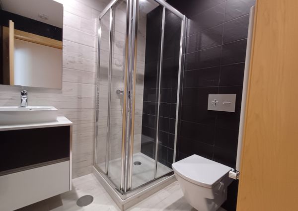 Apartamento T2 junto ao Centro Comercial Glicínias