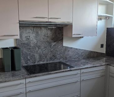 Charmante 5 Zimmerwohnung mit Wintergarten und grossem Balkon - Foto 3
