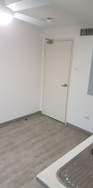 STUDIO ROOM WITH SHARED KITCHEN & LAUNDRY - Electricity and water included! - Photo 1