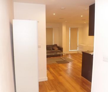 Studio to rent - Photo 3