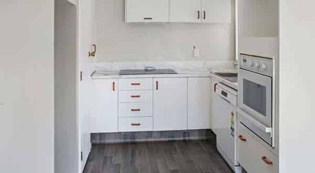 KELVIN GROVE - 3 BEDROOM - Photo 2