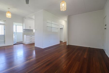 FULLY AIR-CONDITIONED COMFORT AT 28 WATTLE STREET! - Photo 5