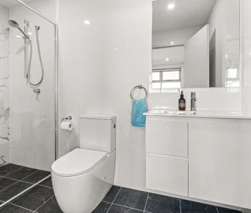 Modern Executive Living with Blue Mountains Views - Photo 6