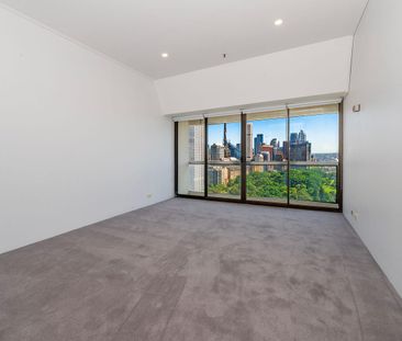 City Luxury Sky Home in "The Connaught" - Photo 5