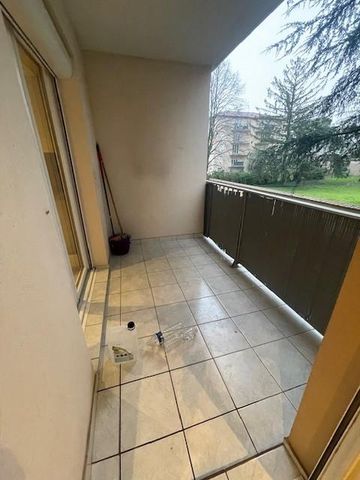 Location Appartement 4 pièces 84m² DECINES CHARPIEU 69150 - Photo 3