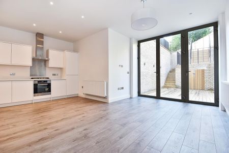 2 bedroom flat to rent - Photo 2
