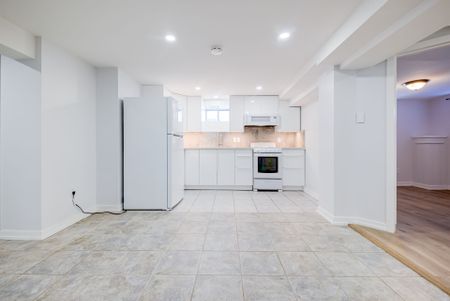 For Lease - 2556 Lake Shore Boulevard Unit# Lower, Toronto, Ontario - Photo 3