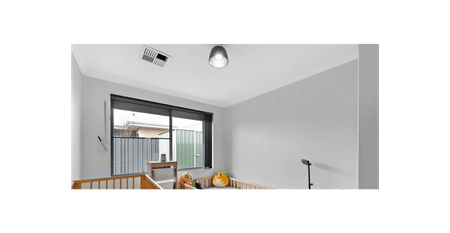 MODERN FAMILY HOME IN CONVENIENT LOCATION - Photo 4