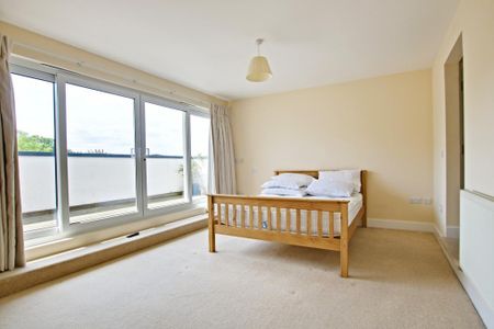 2 bedroom penthouse to rent - Photo 3