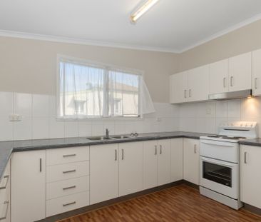 35 Eleventh Avenue, RAILWAY ESTATE - Photo 3