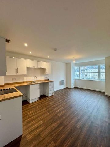 Exeter Street, Plymouth, PL4 - Photo 4