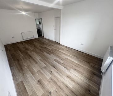House - Terraced For Rent Maesyffynon Terrace, Tonypandy - Photo 1