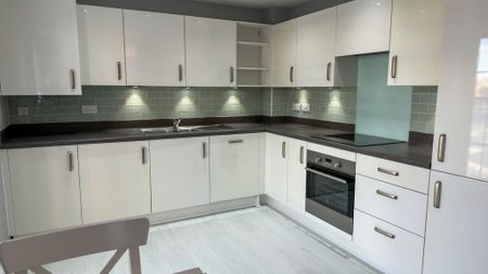 2 bedroom flat to rent - Photo 4