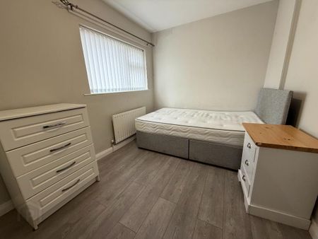 44 Oaks Road, Room Lets, Dungannon, BT71 4AS - Photo 2