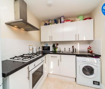 4 bedroom terraced house to rent - Photo 5