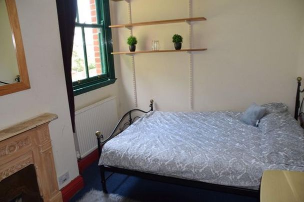 1 bedroom in a house share to rent - Photo 1