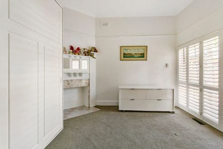 12 Gilsland Road, Murrumbeena - Photo 4