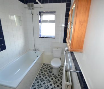 2 bedroom maisonette to rent - Photo 2