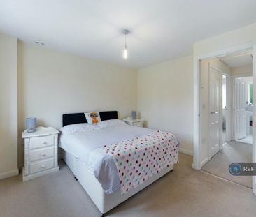 2 bedroom semi-detached house to rent - Photo 4