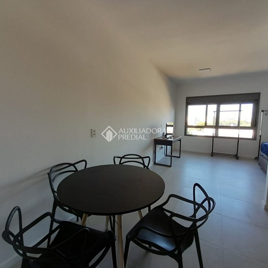 Studio com 1 quarto e 35m² para alugar em Teresópolis, Porto Alegre. - Photo 1