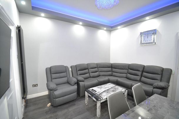 6 bedroom house to rent - Photo 1