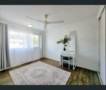 Neat Townhouse in the Heart of Yorkeys! - Photo 6