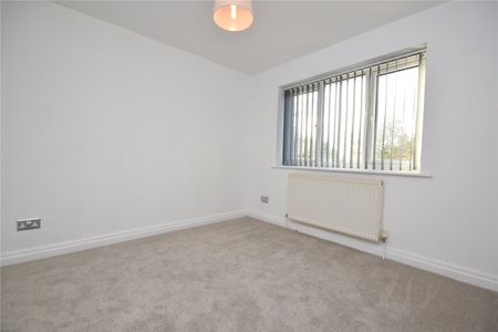 3, Broadcroft Grove, Tingley, Wakefield, West Yorkshire, WF3 1TU - Photo 5
