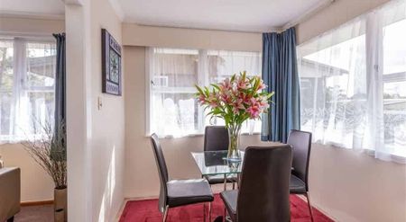 The interior is light and bright with easy care living. - Photo 4